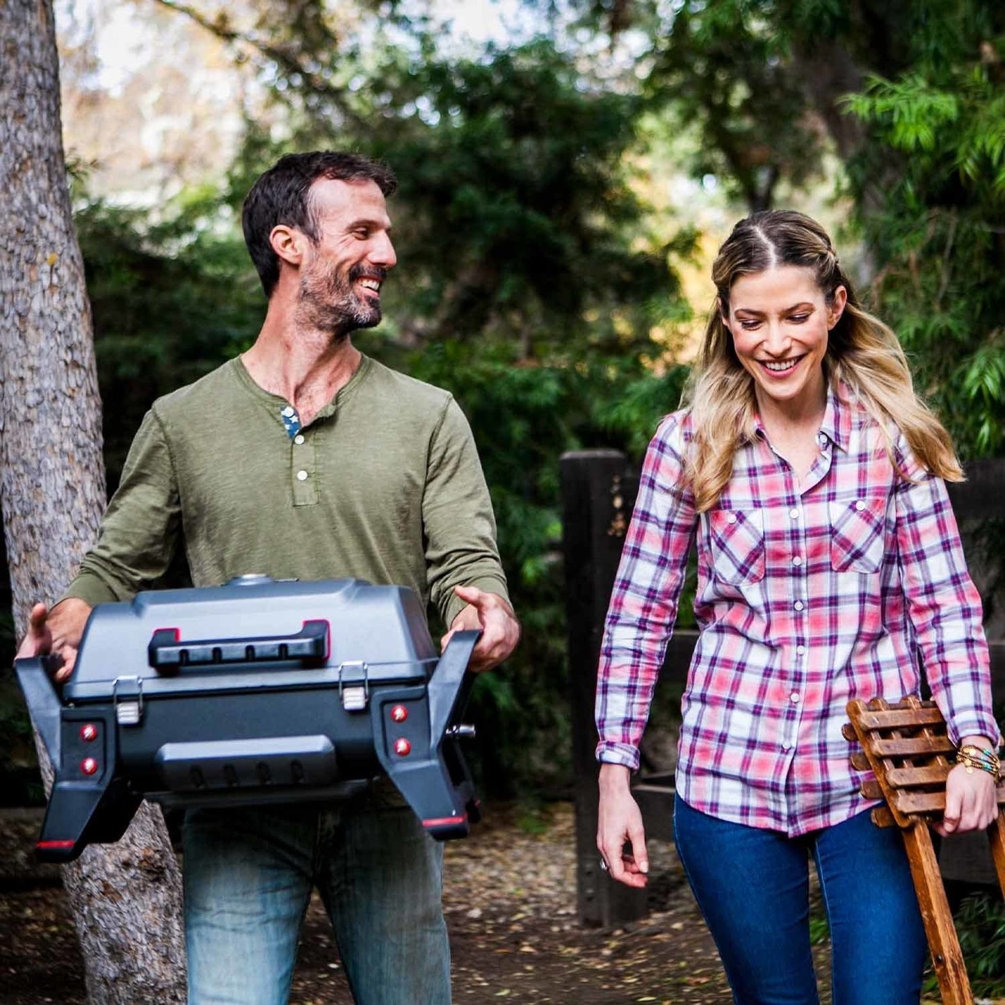 Char-Broil Barbacoa a Gas Grill2Go - Parrilla a gas portátil, tecnología TRU-Infrared, rejillas de acero inoxidable - Ideal para cocinar al aire libre, jardín y patio