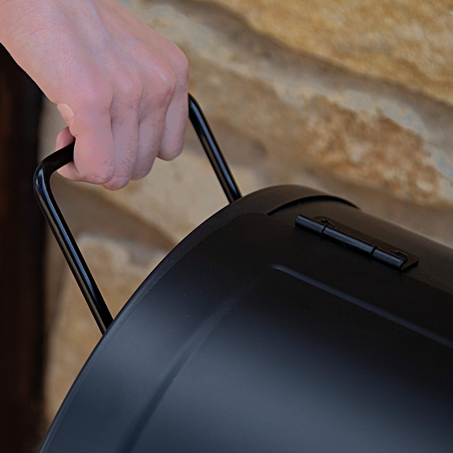 Aktive 52899 - Barbacoa de carbón con termómetro 116x61x106 cm | Incorpora sistema de ventilación y chimenea | 2 ruedas para fácil transporte | Concebida para barbacoas al exterior