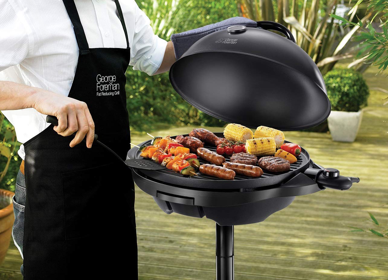 George Foreman Grill - Parrilla Eléctrica, Barbacoa Interior y Exterior, 15 Raciones, Bandeja de Goteo Extraíble, Revestimiento Antiadherente, Incluye Tapa, 2400 W, 5 Temperaturas, Negro - 22460-56