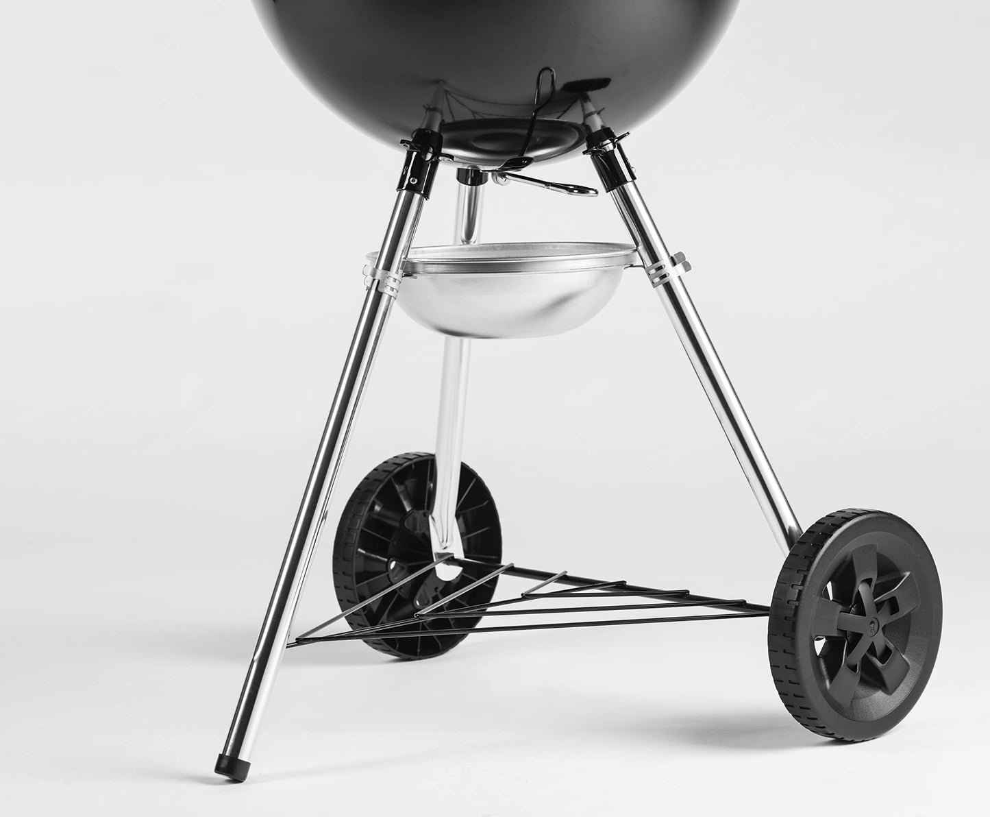 Weber Original Kettle Barbacoa de carbón, superficie de la parrilla de Ø 57 cm, barbacoa con tapa y cuba esmaltadas en porcelana, termómetro en tapa, sistema de limpieza One-Touch - Negro (14101004)