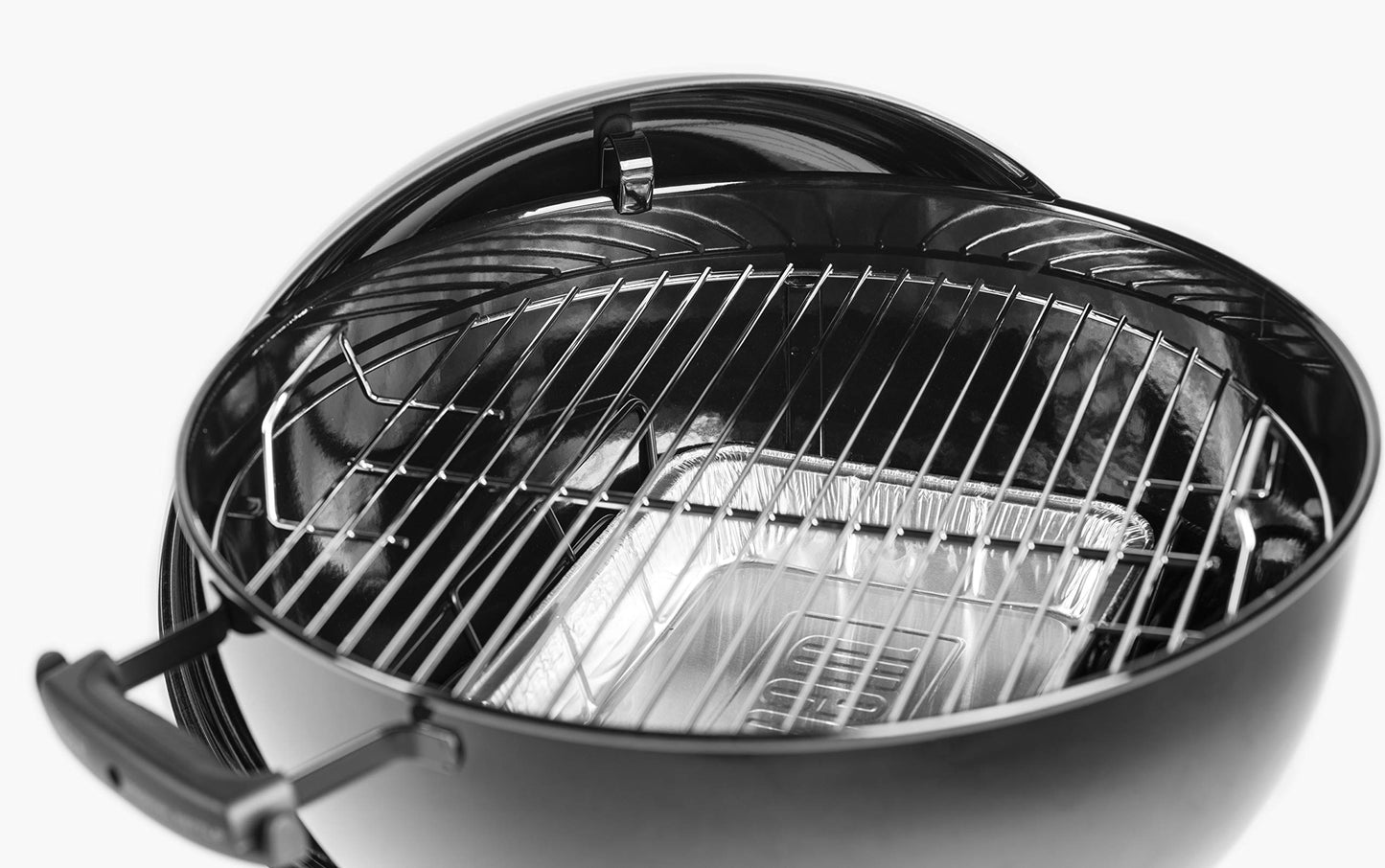 Weber Original Kettle Barbacoa de carbón, superficie de la parrilla de Ø 57 cm, barbacoa con tapa y cuba esmaltadas en porcelana, termómetro en tapa, sistema de limpieza One-Touch - Negro (14101004)